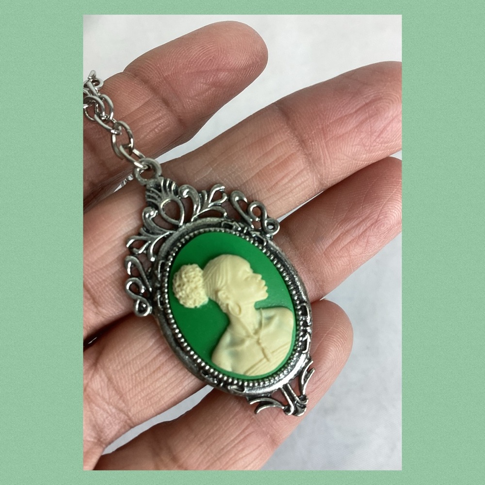 Vintage Green Cameo Pendant Necklace